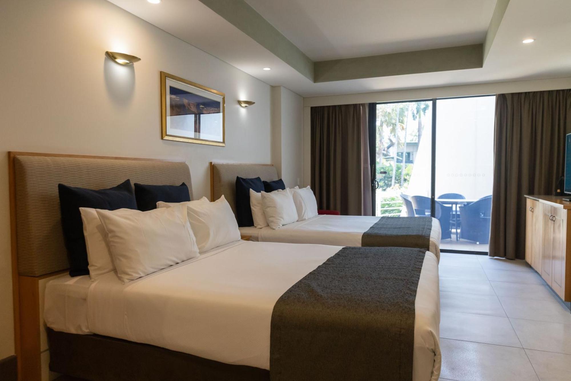 Mindil Beach Casino Resort Darwin Exteriör bild A room at the Mantra on Mooloolaba