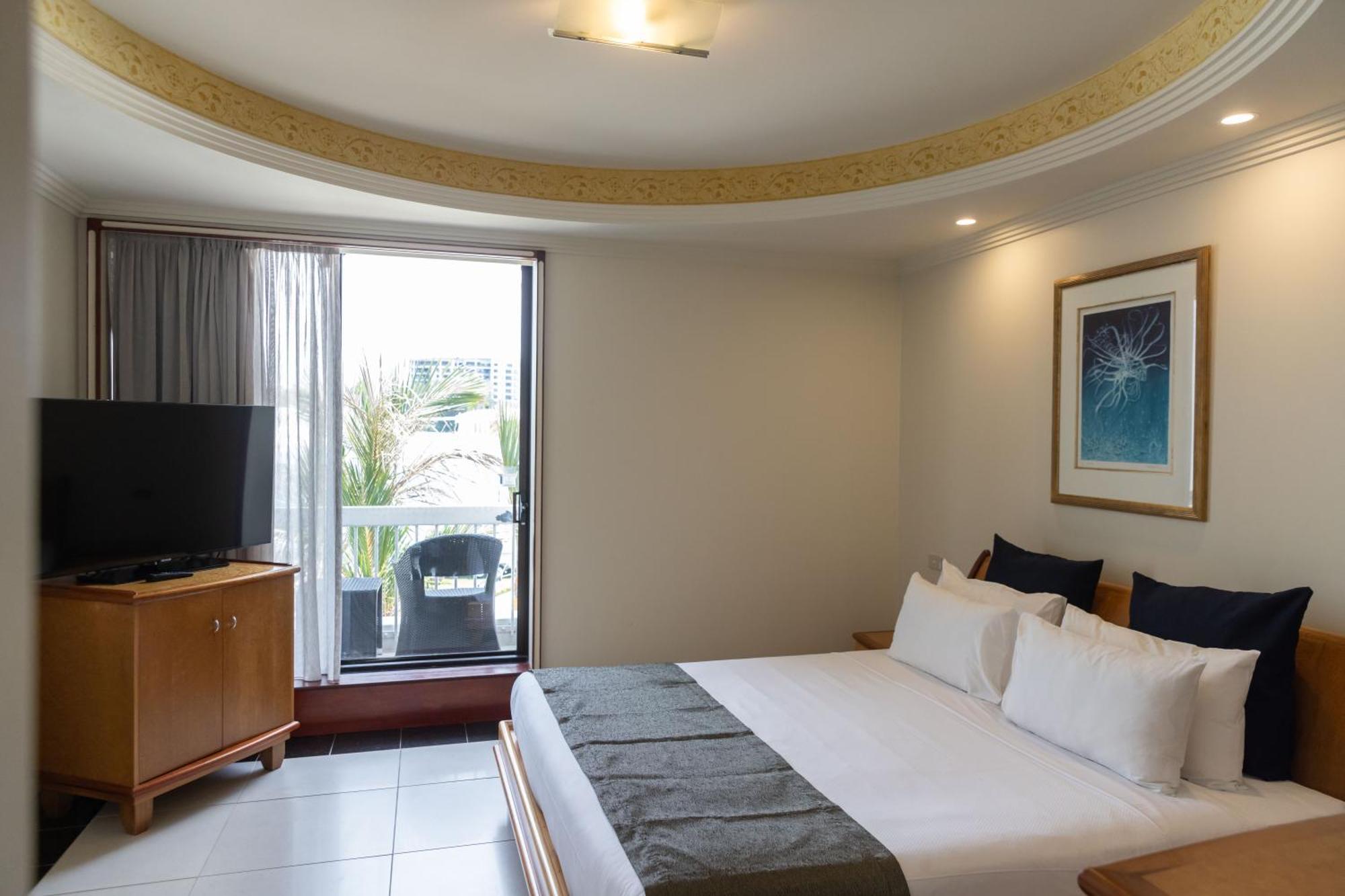 Mindil Beach Casino Resort Darwin Exteriör bild A room at the hotel