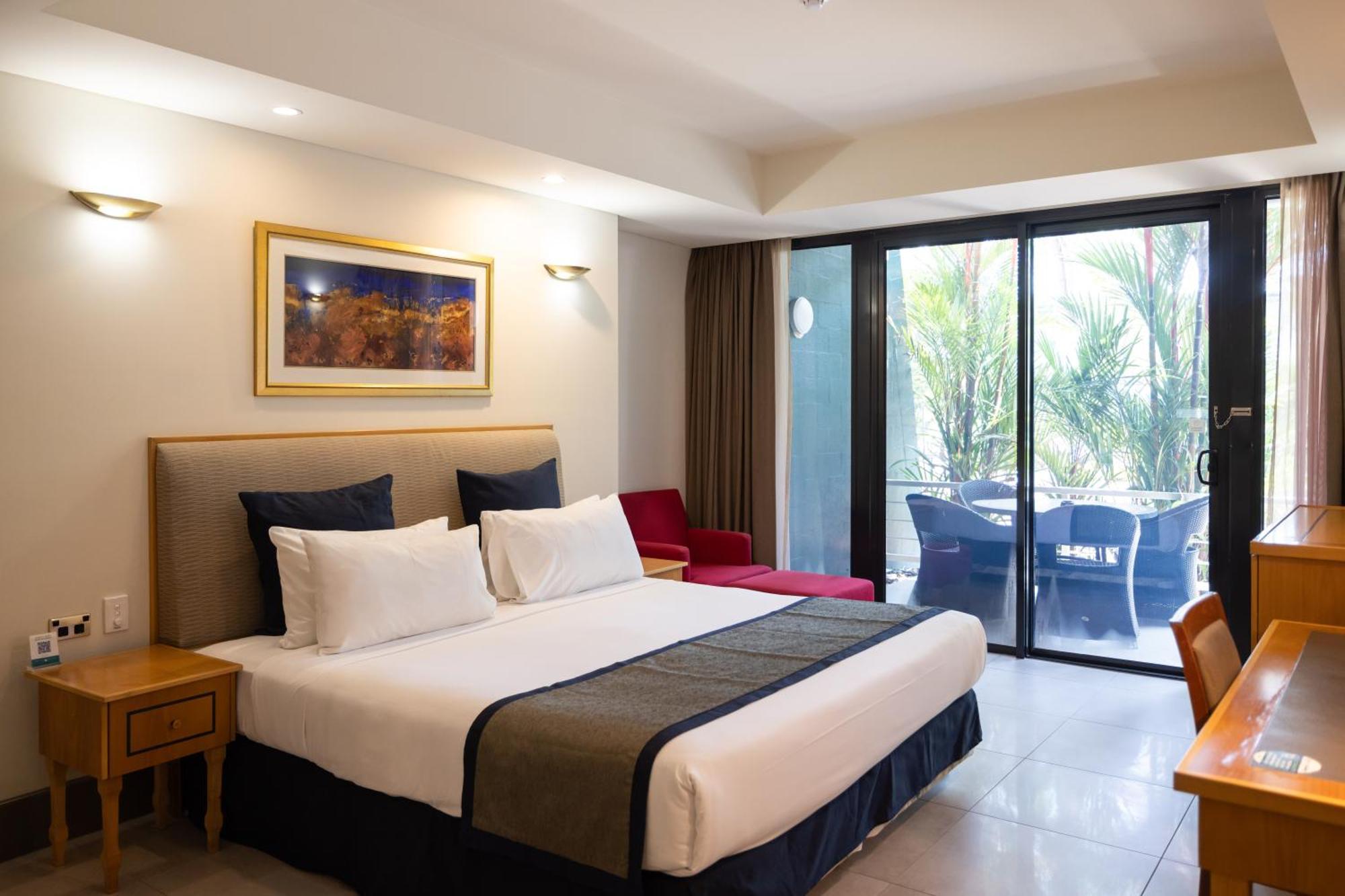 Mindil Beach Casino Resort Darwin Exteriör bild Deluxe Room