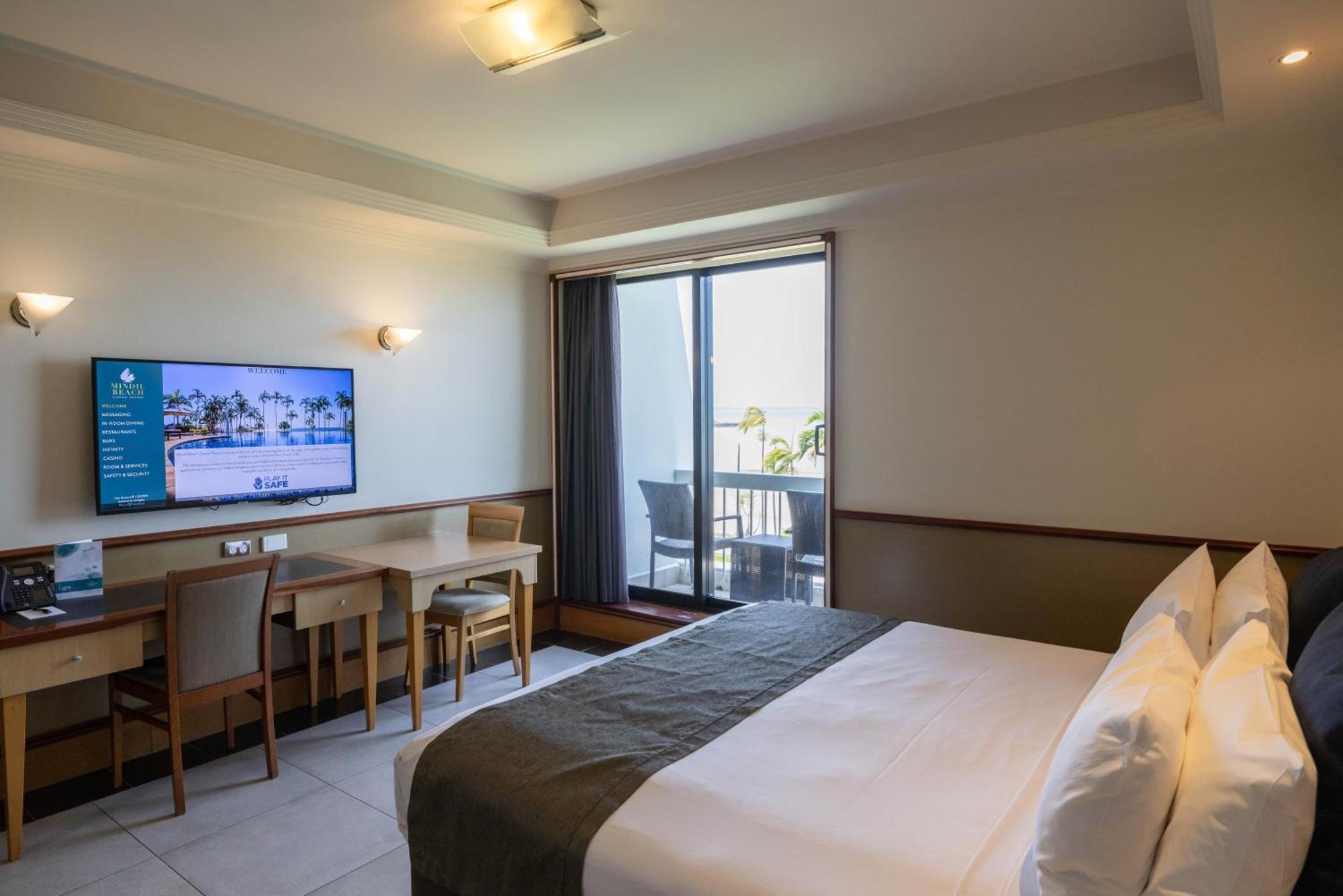 Mindil Beach Casino Resort Darwin Exteriör bild A room at the hotel